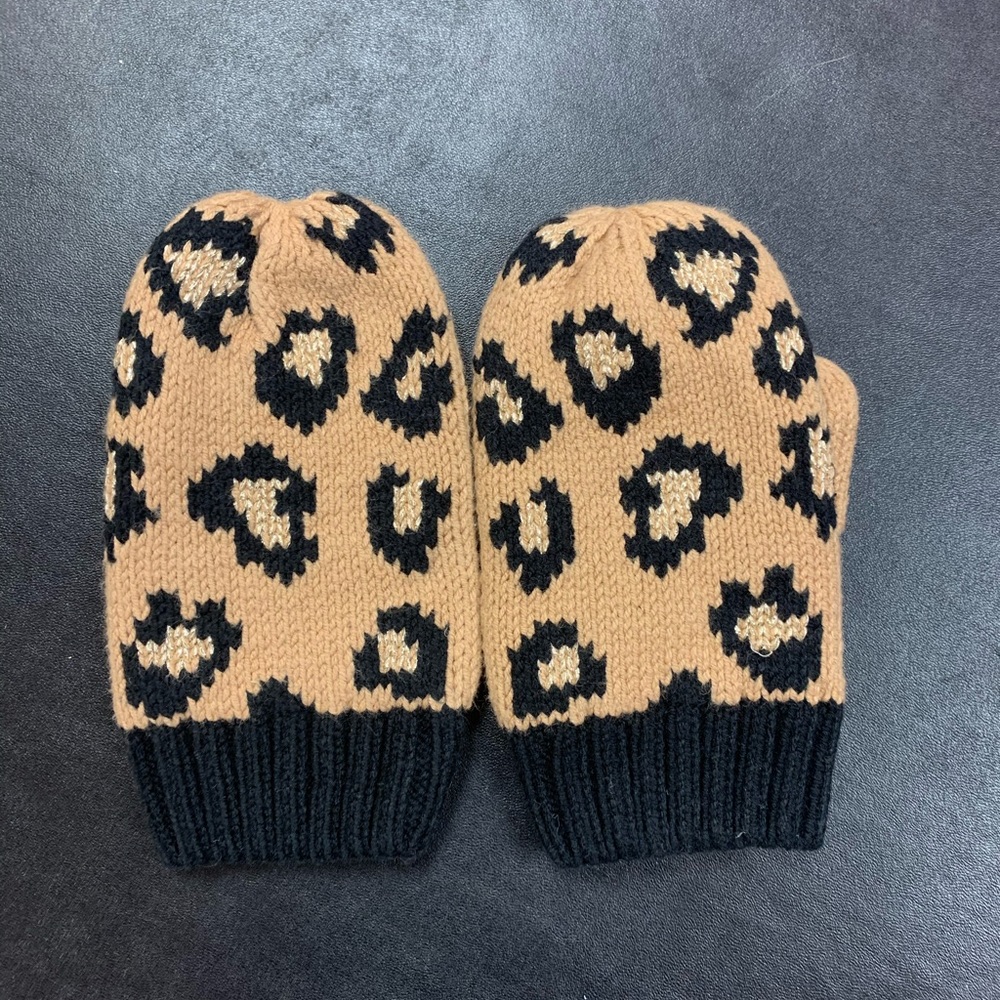 Gymboree leopard mittens (2t-3t)